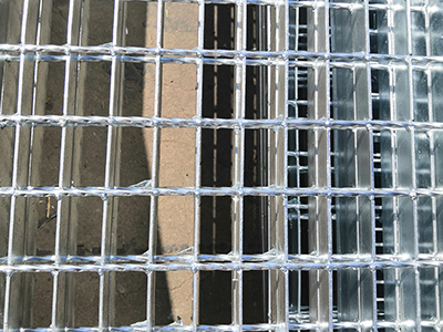 鋼格板批發(fā)中焊接變形控制專家系統(tǒng)